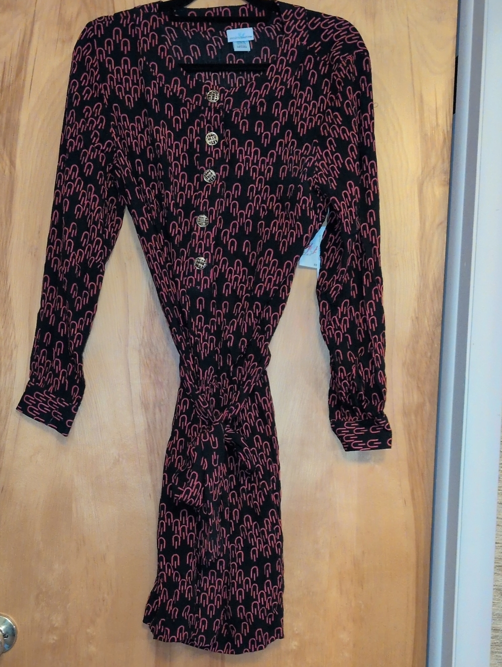 Jaclyn Smith Vintage Size L Black Dress with Pink Abstract Print and Tie Waist